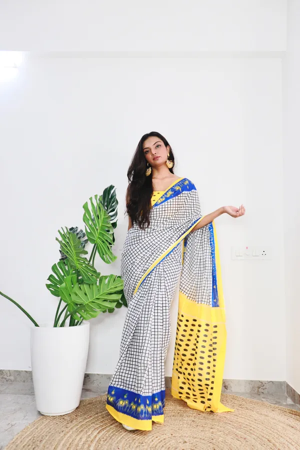 HANDICRAFT_WOMEN'S_Ikkat_PRINT_PURE_SOFT_COTTON_SAREE_WITH_BLOUSE_PIECE_With_Blouse_Piece